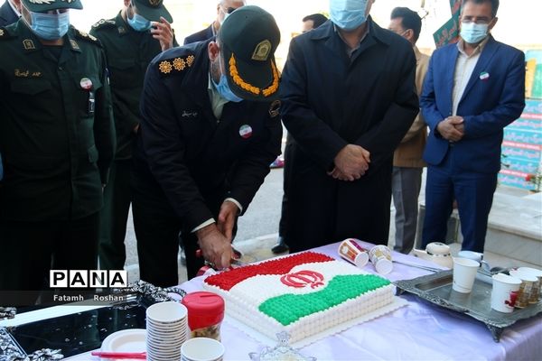 نواختن زنگ انقلاب در مدارس شهرستان امیدیه