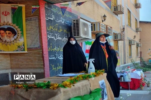 نواختن زنگ انقلاب در مدارس شهرستان امیدیه