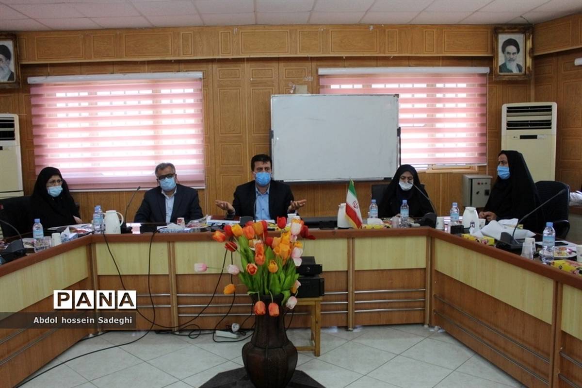 کارگاه کارشناسان ارزیابی عملکرد و پاسخگویی به شکایات شهرستان‌ها و مناطق آموزش و پرورش استان بوشهر