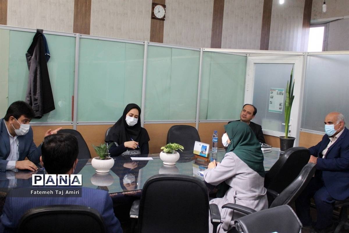 جلسه هم اندیشی کارکنان سازمان دانش‌آموزی استان بوشهر