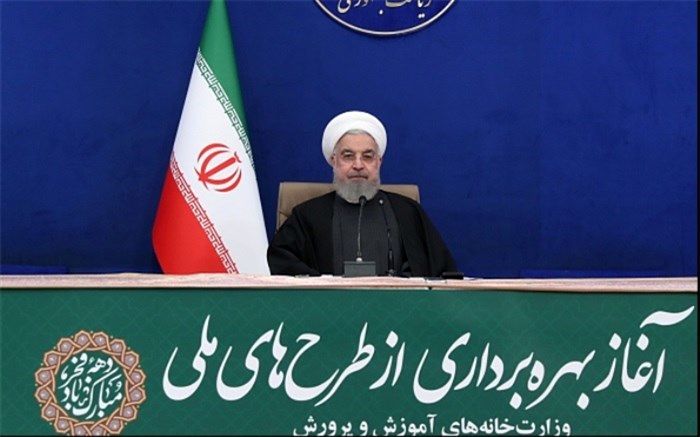 روحانی: امیدوارم تا پایان بهمن واکسیناسیون آغاز شود