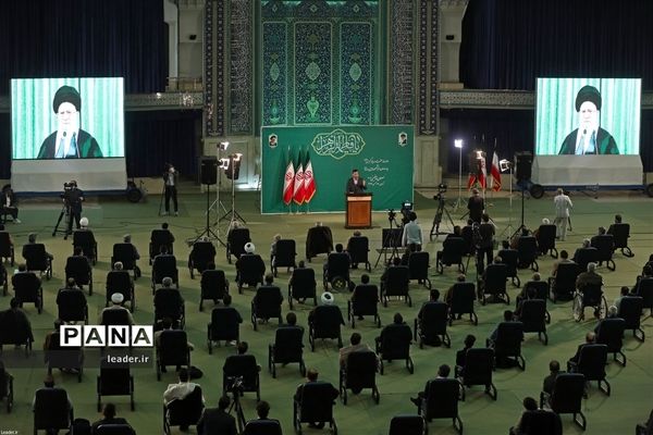 نشست تصویری رهبر انقلاب اسلامی با جمعی از مداحان به‌مناسبت سالروز ولادت حضرت زهرا(س)