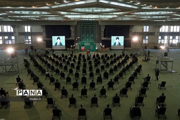 نشست تصویری رهبر انقلاب اسلامی با جمعی از مداحان به‌مناسبت سالروز ولادت حضرت زهرا(س)