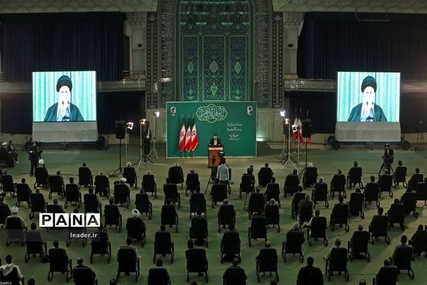 نشست تصویری رهبر انقلاب اسلامی با جمعی از مداحان به‌مناسبت سالروز ولادت حضرت زهرا(س)