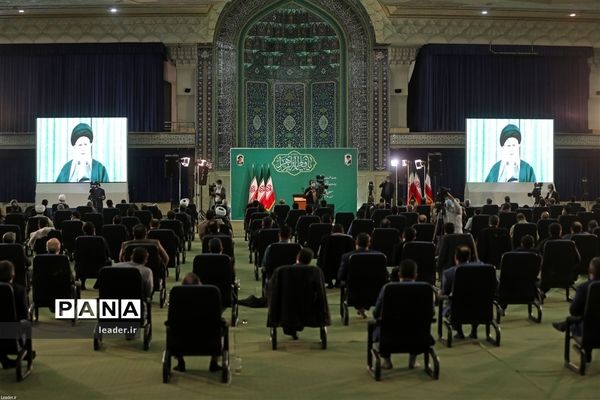 نشست تصویری رهبر انقلاب اسلامی با جمعی از مداحان به‌مناسبت سالروز ولادت حضرت زهرا(س)