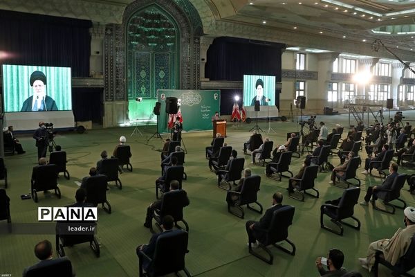 نشست تصویری رهبر انقلاب اسلامی با جمعی از مداحان به‌مناسبت سالروز ولادت حضرت زهرا(س)