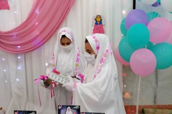 برگزاری جشن تکلیف وتقدیرازمعلمان دبستان حضرت رقیه(س)درشهرستان حمیدیه