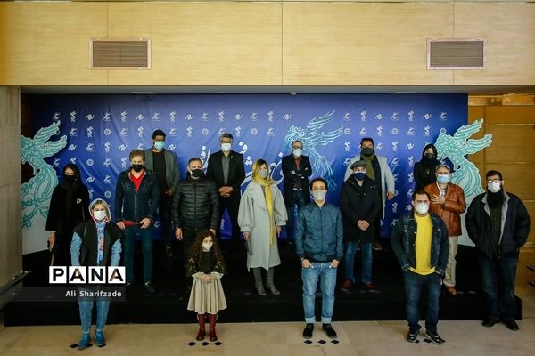 اکران فیلم  "روشن" در سی و نهمین جشنواره فیلم فجر
