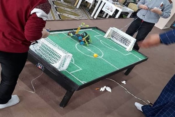مسابقات ربات فوتبالیست‌ها