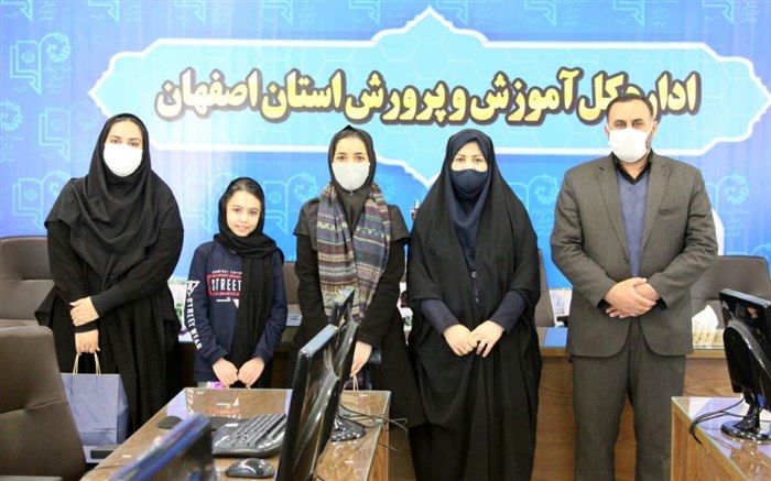 درخشش 4 دانش آموز استان اصفهان درجشنواره ملی « دختران امروز »