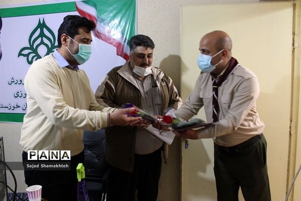 دیدار مسئول و تعدادی از مربیان  سازمان دانش آموزی شاوور با مدیر سازمان دانش آموزی خوزستان