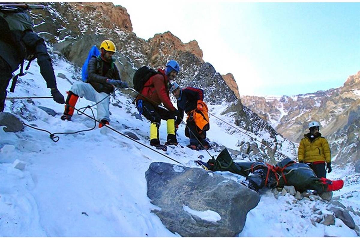 نجات 2  گردشگر در کوهستان های رضوانشهر