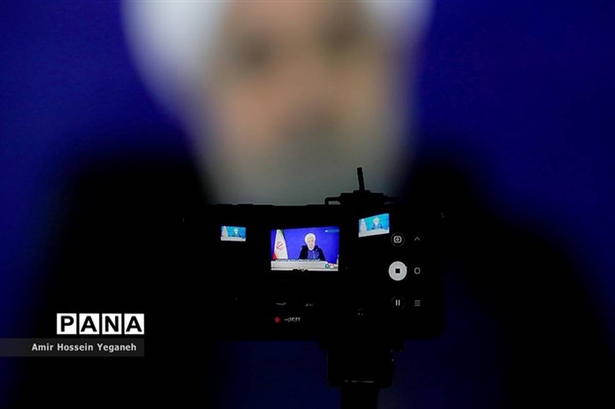 روحانی ۳۷۲ طرح گلخانه‌ای و 1 طرح بزرگ دامداری را افتتاح کرد