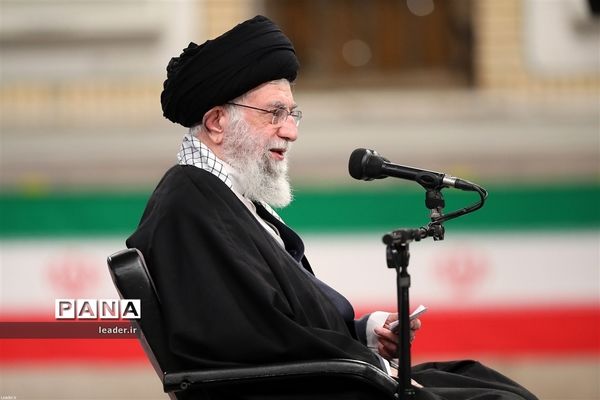 دیدار جمعی از فرماندهان نیروی هوایی و نیروی پدافند هوایی ارتش با رهبر انقلاب