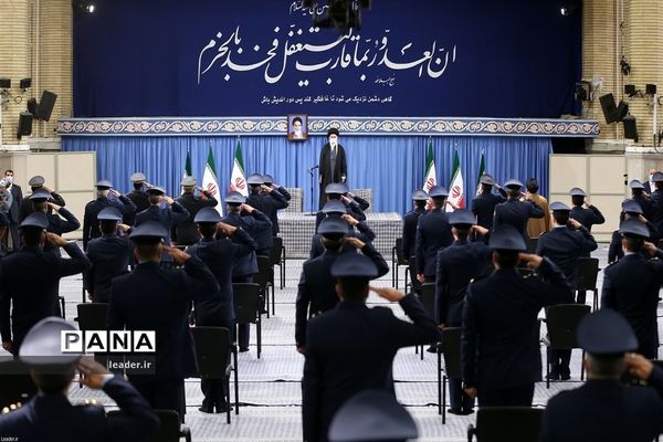 دیدار جمعی از فرماندهان نیروی هوایی و نیروی پدافند هوایی ارتش با رهبر انقلاب