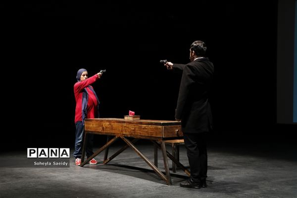 اجرای نمایش"ریبوت"
