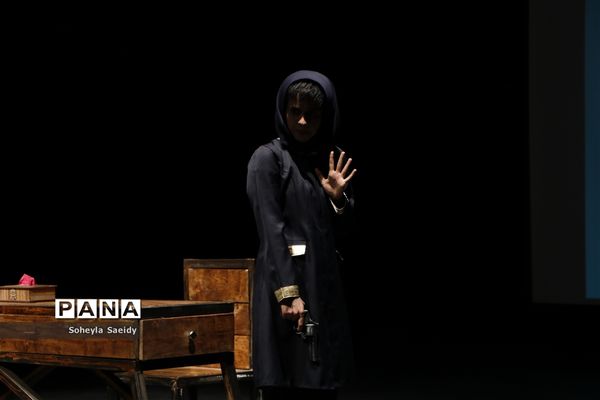 اجرای نمایش"ریبوت"