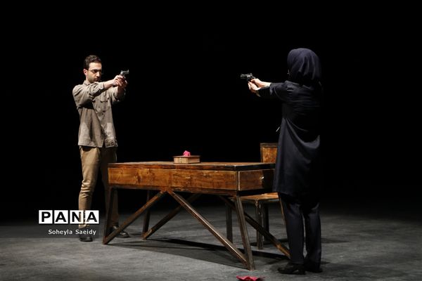 اجرای نمایش"ریبوت"