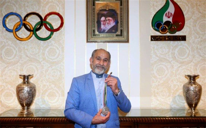 عسگری محمدیان 12 مدالش را به موزه ملی ورزش اهدا کرد