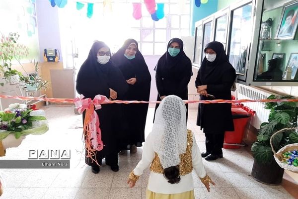 افتتاح نمایشگاه دست‌سازه‌های دانش‌آموزان زابل در جشنواره جابربن حیان