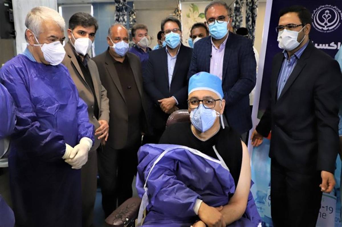واکسیناسیون کرونا در فارس برای کادر درمان آغاز شد