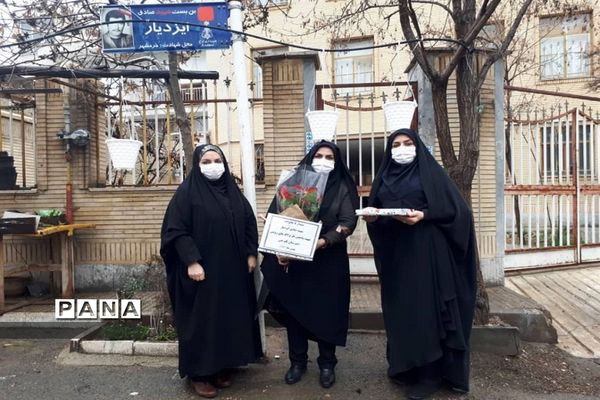 دیدار با خانواده شهید ایزدیار به مناسبت ایام دهه فجر