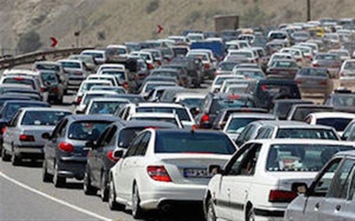 آزادراه‌های ساوه و کرج به تهران ترافیک سنگین دارند