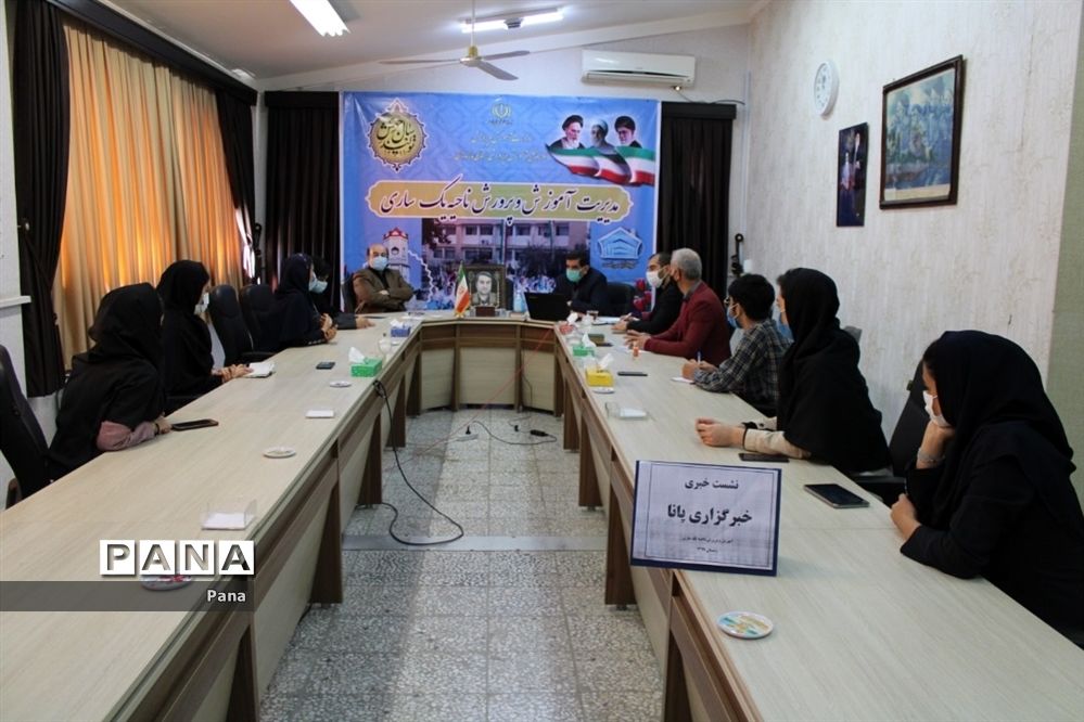 نشست دانش‌‌آموزان خبرنگار شهرستان ساری با سرپرست آموزش و پرورش