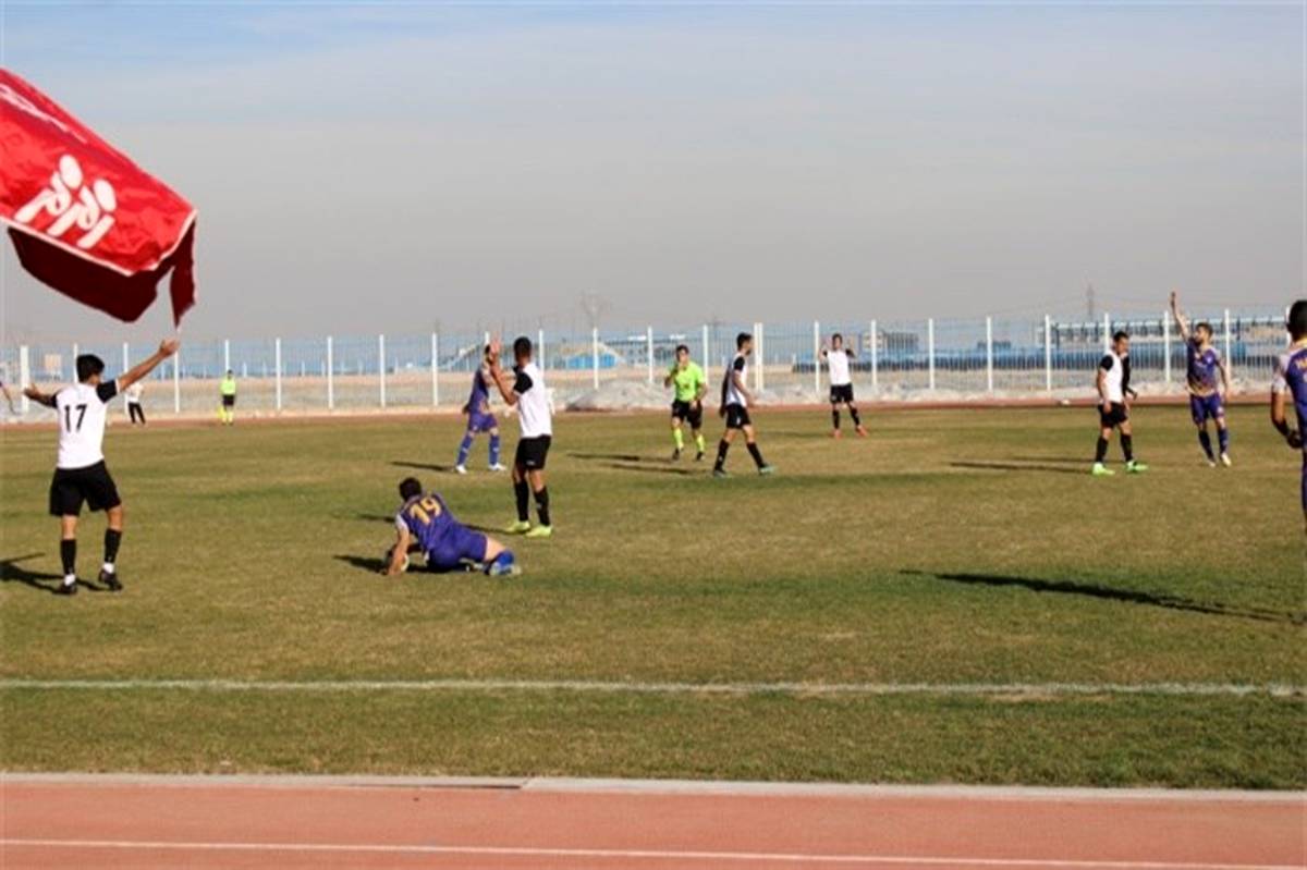 برگزاری مسابقه فوتبال لیگ دسته اول کشور در  اسلامشهر