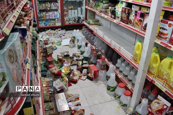 وضعیت مغازه های شهر سی سخت بعد از وقوع زلزله