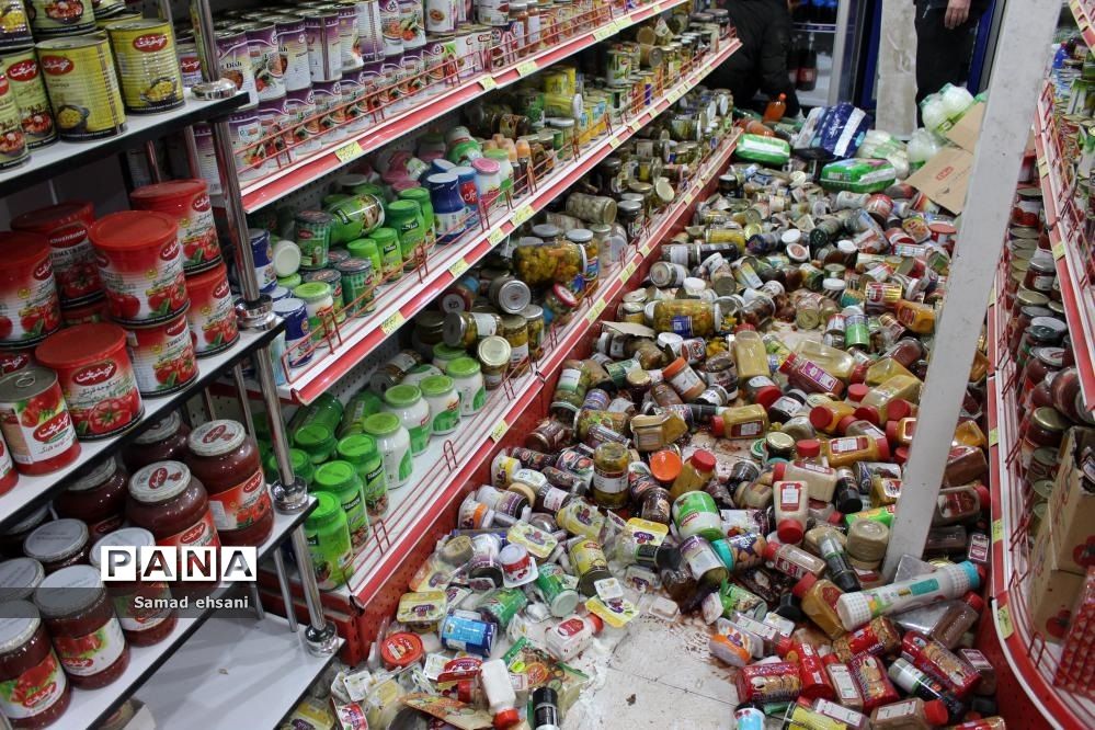 وضعیت مغازه های شهر سی سخت بعد از وقوع زلزله