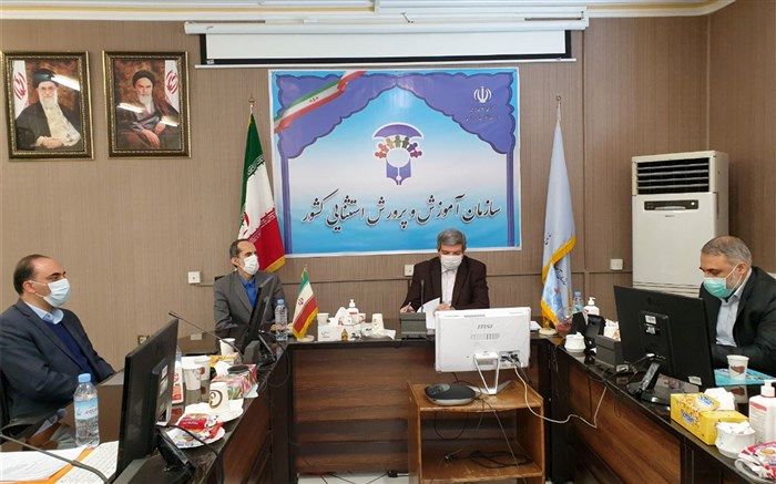 حسینی:  تاکنون بیش از 205 هزار تبلت برای دانش‌آموزان نیازمند تهیه شده است