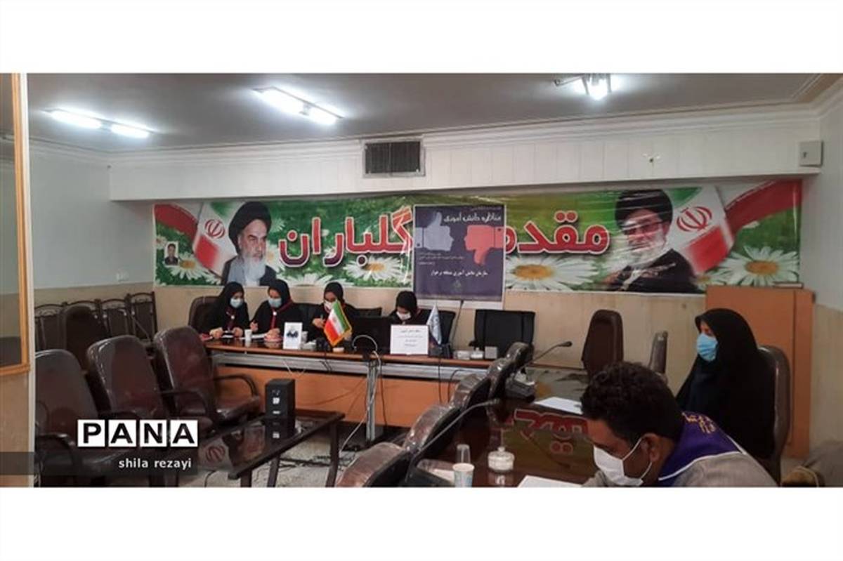 مناظره بین دانش آموزان ناحیه پنج اصفهان و شهرستان برخوار برگزار شد