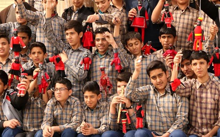 «مبارک»در خانه 3 هزار دانش‌آموز مهریزی