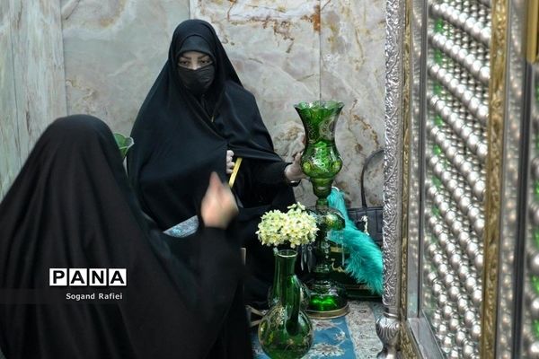 آستان مقدس شیخ‌‌صدوق شهرری عطر‌افشانی و غبار‌روبی شد