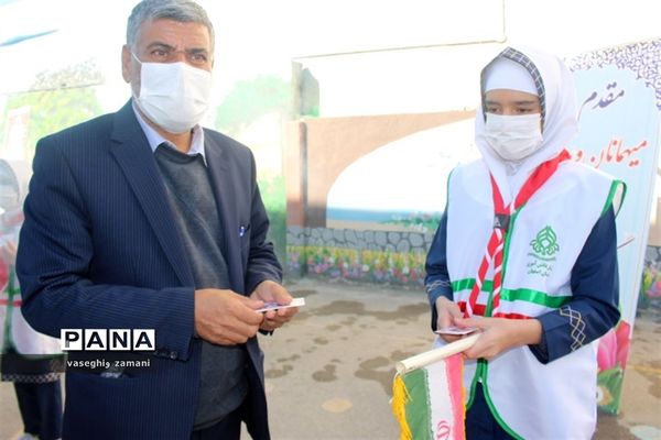نواختن زنگ جشن نیکوکاری  در استان اصفهان