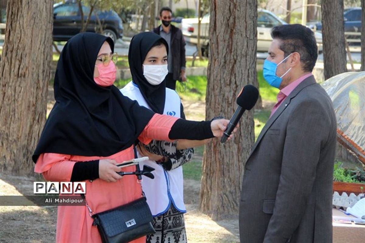 آموزش به دانش‌آموزان درباره نحوه کاشت و نگهداری از درختان به کمک گروه‌های آموزشی«طبیعت یاران»