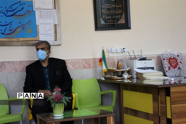 دیدار صمیمی مدیرسازمان دانش‌آموزی خراسان جنوبی با مدیر و معاونان دبستان علامه حلی