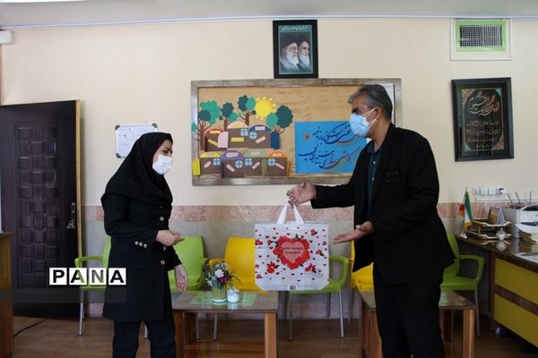 دیدار صمیمی مدیرسازمان دانش‌آموزی خراسان جنوبی با مدیر و معاونان دبستان علامه حلی