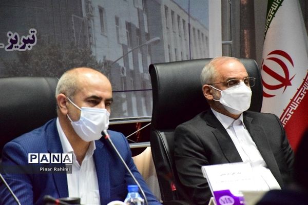 دیدار وزیر آموزش و پرورش با معلمان منتخب آذربایجان شرقی