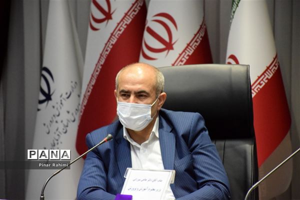 دیدار وزیر آموزش و پرورش با معلمان منتخب آذربایجان شرقی