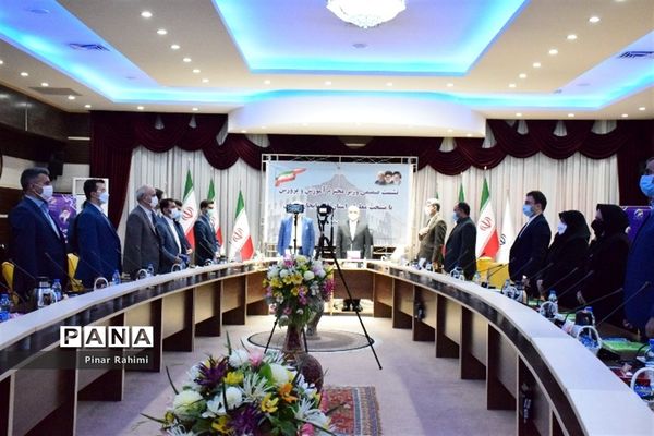 دیدار وزیر آموزش و پرورش با معلمان منتخب آذربایجان شرقی