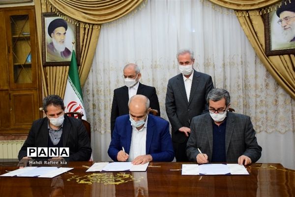 امضا تفاهم نامه سه جانبه شهرداری، آموزش و پرورش و انجمن حکمت در تبریز