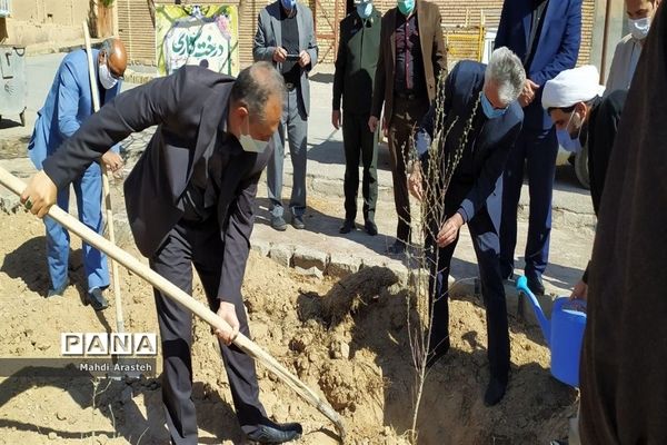 جشن تولد زمین در درمحل مزار سلطان ابوالقاسم نصرآباد