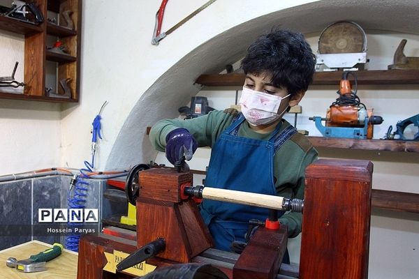 پارسا قاضی؛ کم‌سن‌ترین هنرمند شاخص بین‌المللی در رشته هنرهای سنتی چوبی