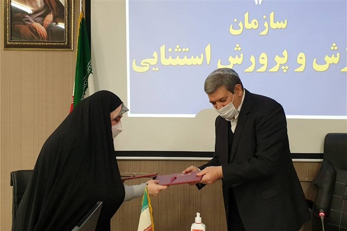 تأمین 10 هزار وسیله هوشمند آموزشی برای دانش‌آموزان کم‌برخوردار شهر تهران