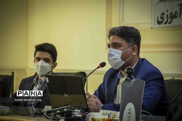 نشست نمایندگان مجلس دانش‌آموزی استان یزد