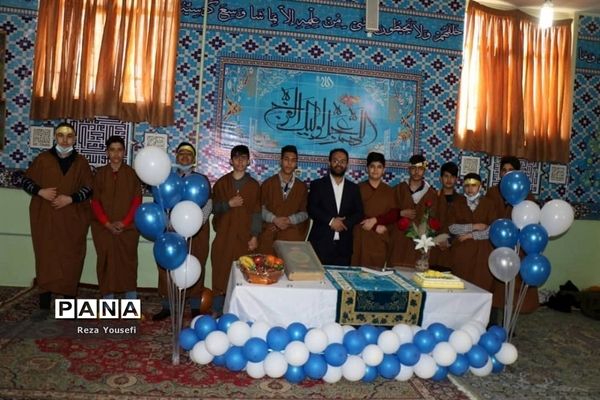 جشن تکلیف دانش‌آموزان پایه نهم دبیرستان پروفسور سمیعی شهریار