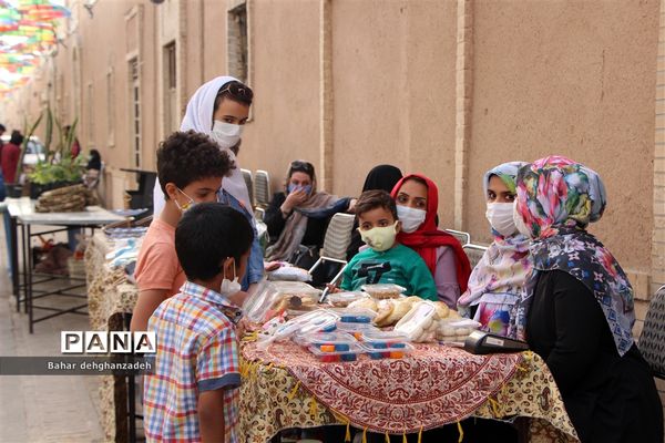 پیشواز کوچه مازاریهای یزد از بهار