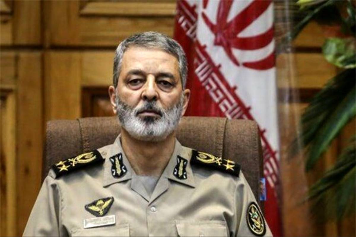 فرمانده کل ارتش:در نوروز و هر روز، جان را تضمین امنیت ایران خواهیم کرد